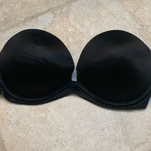 Victoria Secret Black Strapless push up bra. Size 32 C